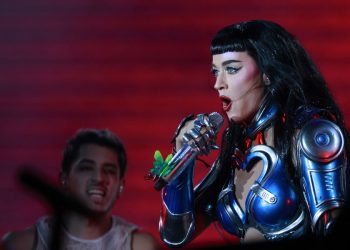 Katy Perry cíborg cierra The Town 2025 en São Paulo