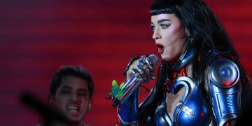 Katy Perry cíborg cierra The Town 2025 en São Paulo