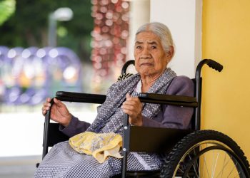 Cuautle entrega de aparatos ortopédicos en San Andrés Cholula