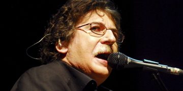 Charly García anuncia colaboración con Sting
