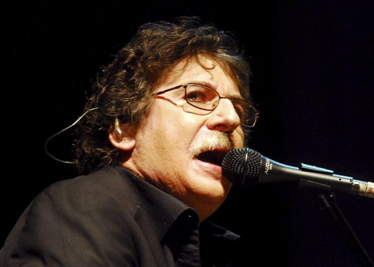 Charly García anuncia colaboración con Sting