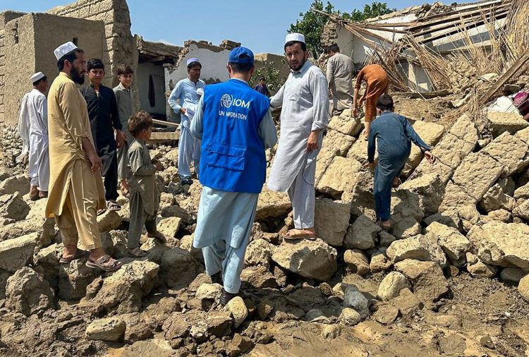 Un terremoto de 6.0 mata a más de 800 personas en Afganistán