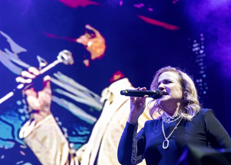Pimpinela triunfa en su inicio de gira «Noticias del Amor»