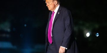 Trump prohíbe a diplomáticos iraníes comprar en Costco y lujos