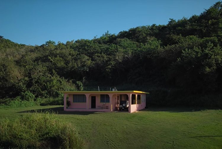 Disparan contra casa donde se filmó un cortometraje de Bad Bunny