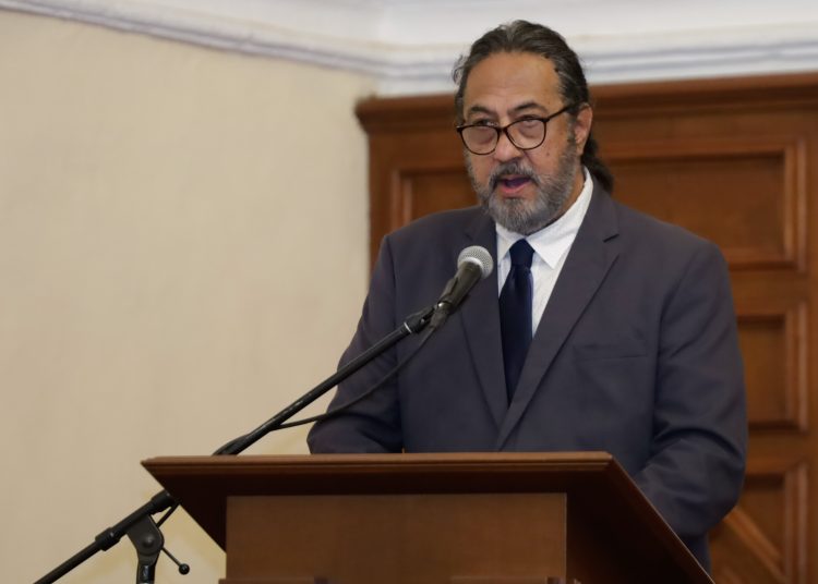 Cansino engaña a paristas y a la comunidad: Fraude y robo de la revista Metapolítica