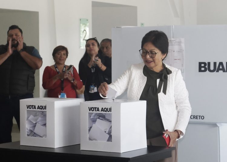 Lilia Cedillo se queda en la rectoría de la BUAP hasta 2029