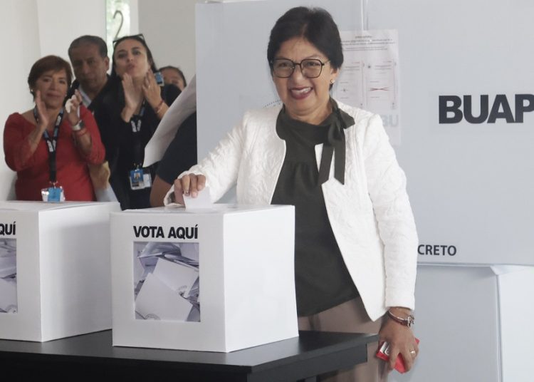 BUAP vive un día de fiesta democrática: Lilia Cedillo