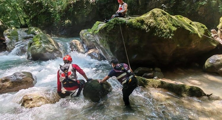 Comisión de Búsqueda y Fiscalía buscarán a menor arrastrada por el río