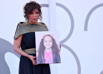 Venecia y Joaquin Phoenix honran a niña palestina