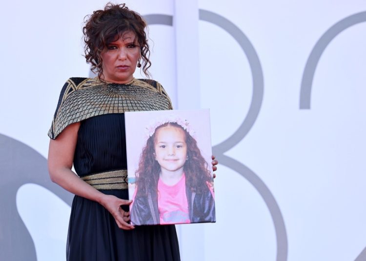 Venecia y Joaquin Phoenix honran a niña palestina