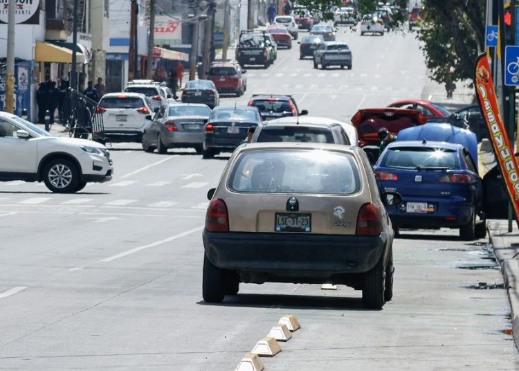 Estudian incremento de sanción a automovilistas por invadir ciclovías