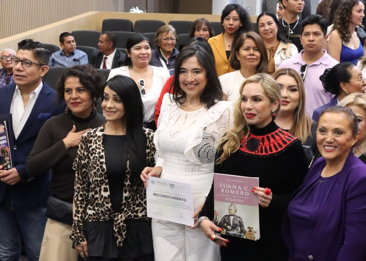 En el Congreso, presentan el libro «Juana C. Romero, una mujer extraordinaria en la historia de México»