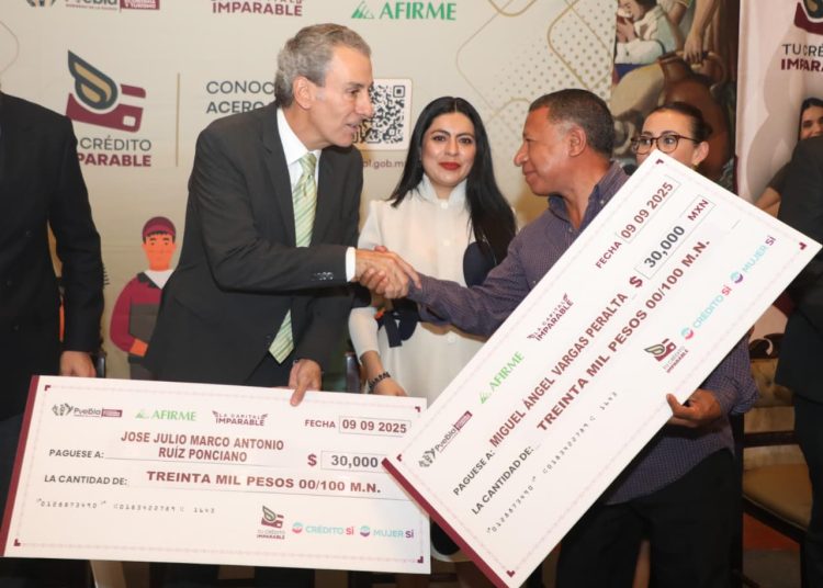 Chedraui entrega cheques de “Tu Crédito Imparable” a micro empresarios