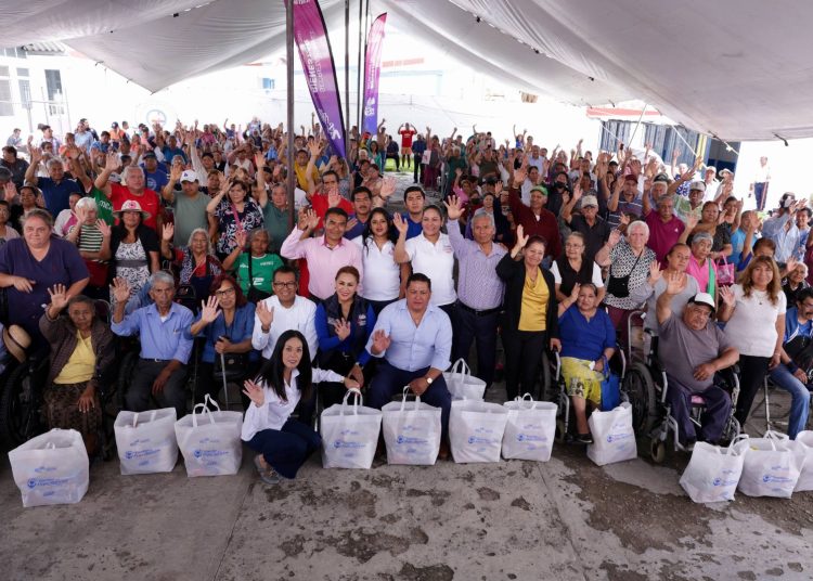 Lupita Cuautle avanza con la cuarta entrega de apoyos alimentarios
