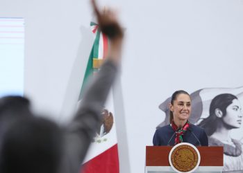 México propone subir impuestos a refrescos, tabaco y juegos