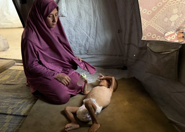 5 personas, 3 niños, murieron de hambre el sábado en Gaza