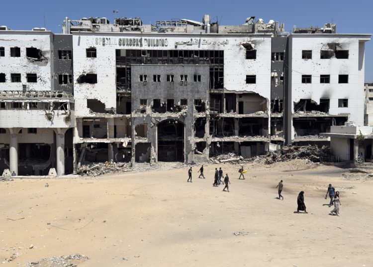El mayor hospital de la ciudad de Gaza se niega a evacuar