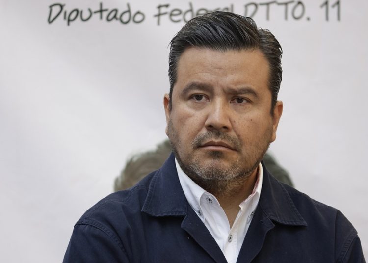 Piden al PAN fijar postura por orden de aprehensión contra Zaldívar