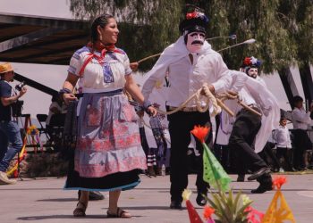 Lupita Cuautle danza en el Festival Huey Atlixcáyotl 2025