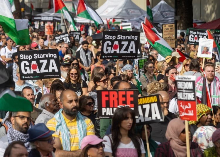 Detienen a 890 personas en Londres por apoyar a Palestine Action