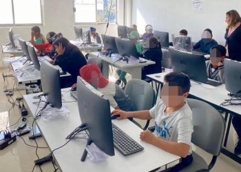 Sedif previene deserción escolar y rezago estudiantil mediante cursos y talleres