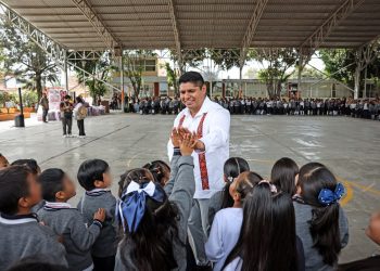 Concluye Omar Muñoz entrega de kits escolares en Cuautlancingo