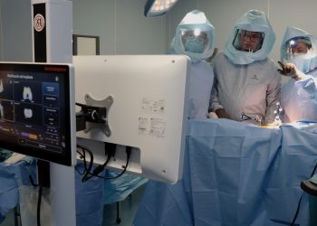 Con apoyo de la IA, ISSSTEP realiza primera cirugía de rodilla