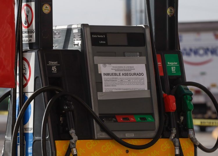 Profeco sanciona a 122 estaciones de gasolina por irregularidades