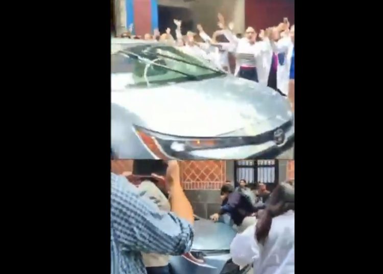 Paristas provocadores intentan bloquear paso de Lilia Cedillo