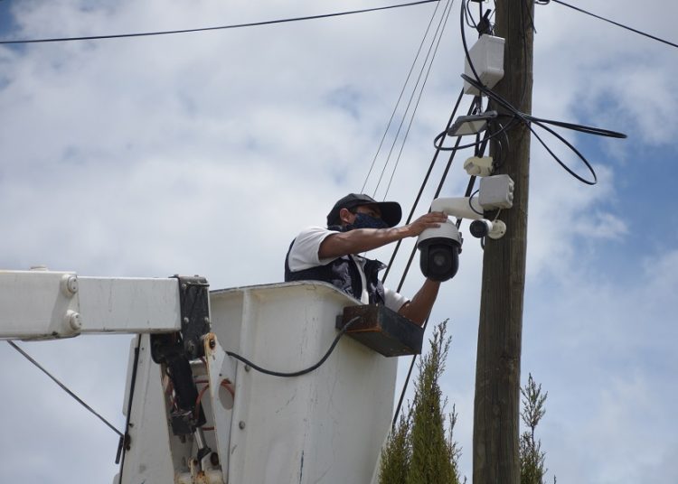 SSC retira cámaras irregulares de videovigilancia en San Baltazar Tetela