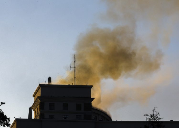 Rusia ataca la sede del Gobierno ucraniano en Kiev