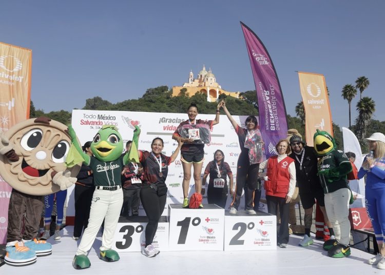 Celebran con éxito la carrera a beneficio de la Cruz Roja en Puebla