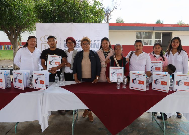 Tere Alfaro entrega obra de rehabilitación en CAIC Cuautlancingo Centro