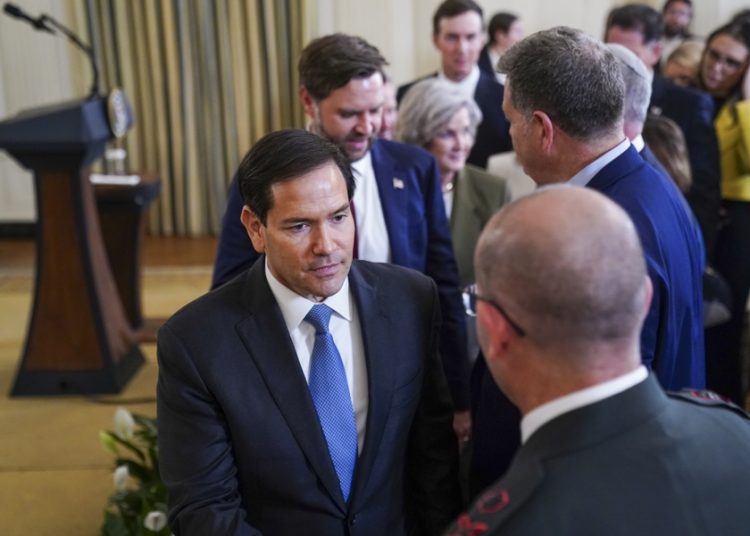 Demócratas piden a Rubio intervenir por detenidos en Israel
