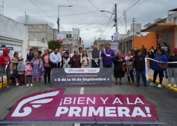 Entrega Gobierno de la ciudad calles en Guadalupe Hidalgo Segunda Sección