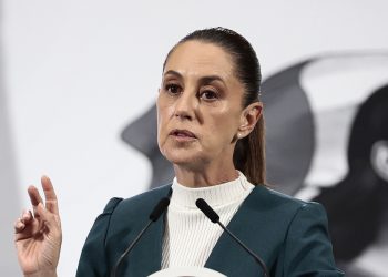 Sheinbaum reconoce «desesperación» tras 64 muertes por inundaciones en México