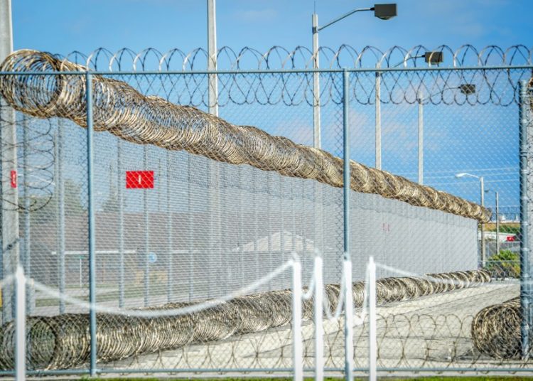 EEUU destina 10 mil mdd a centros migratorios