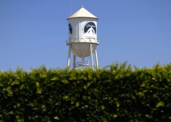 Paramount compra Free Press y nombra a Weiss en CBS News