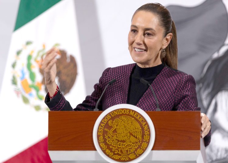 México busca resolver disputa aérea con EE.UU.