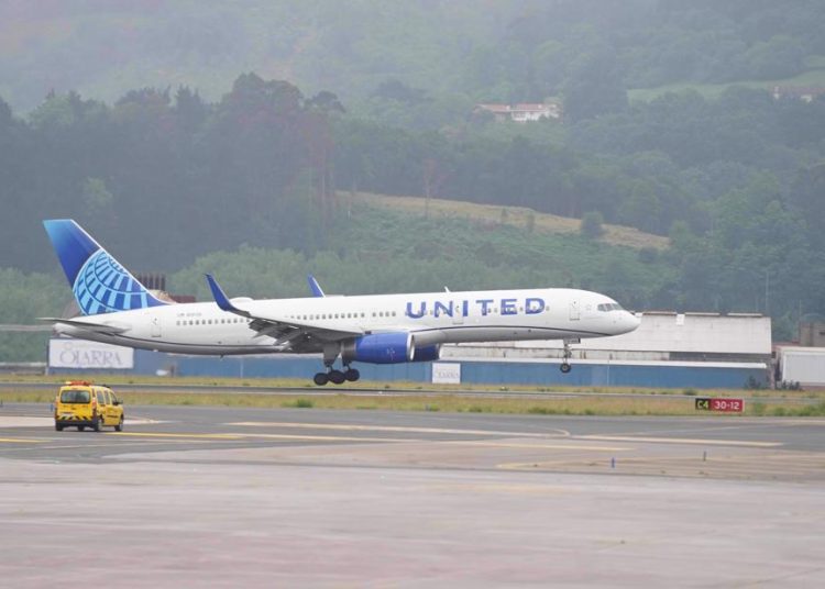 United Airlines abrirá ruta directa de Nueva Jersey a Santiago de Compostela
