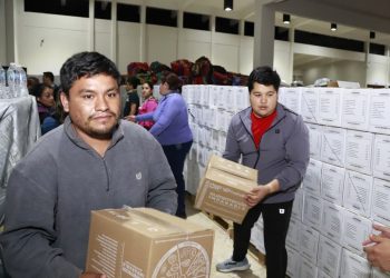 Entrega Gobierno de la Ciudad apoyo alimentario a damnificados de Huauchinango
