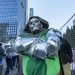 Superhéroes y villanos se encuentran en la Comic Con de Nueva York