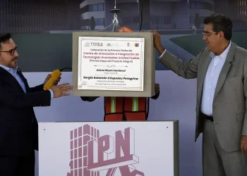 Honoris Causa del IPN a Sergio Salomón
