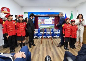 Develan billete de lotería por 7 décadas de la OIT en México