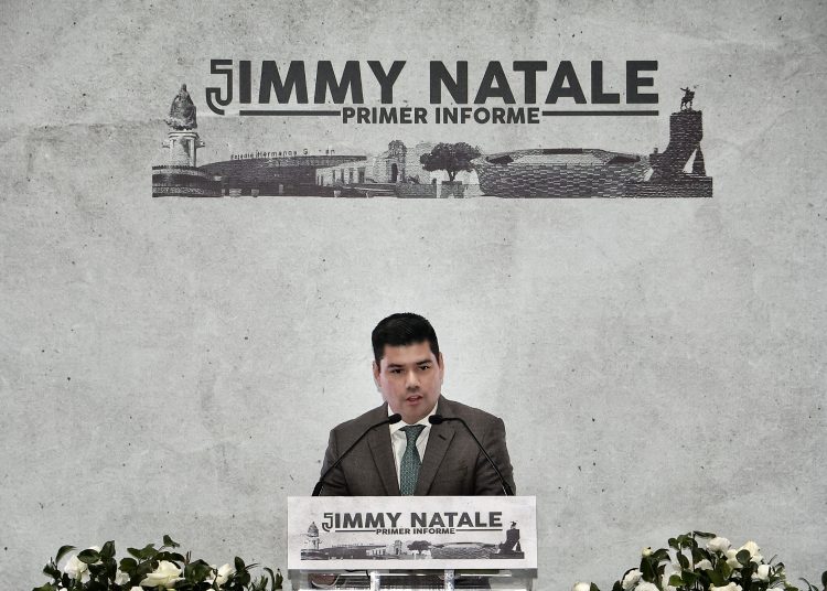 Jimmy Natale rinde su primer informe acompañado de la clase política