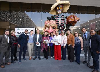 Rosario Orozco presenta el Valle de las Catrinas en la Cámara de Diputados