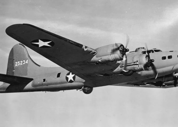 Reconstruye un bombardero B-17