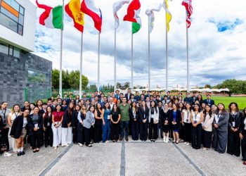 Jóvenes líderes impulsan el cambio del país desde foro interuniversitario
