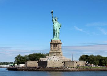 Cierran la Estatua de la Libertad por cierre gubernamental en EEUU